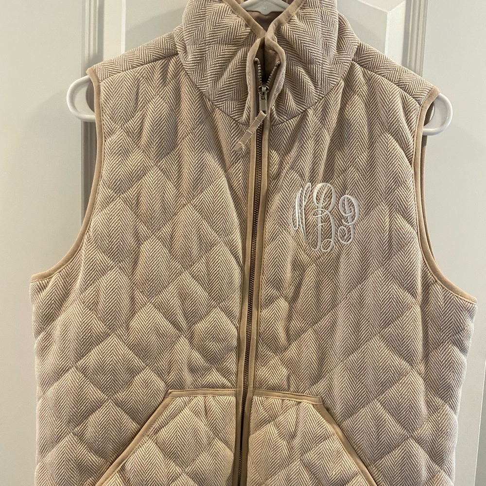 Marley Lilly Monogram Vest. nBp